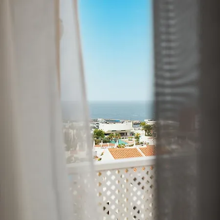 De Adeje 3*